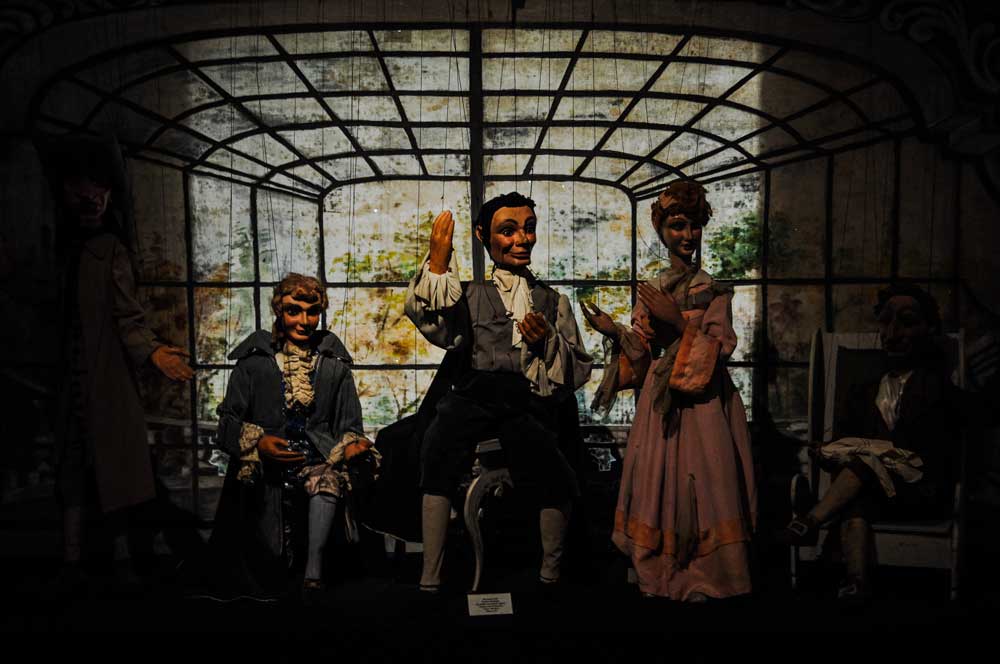 Marionettes